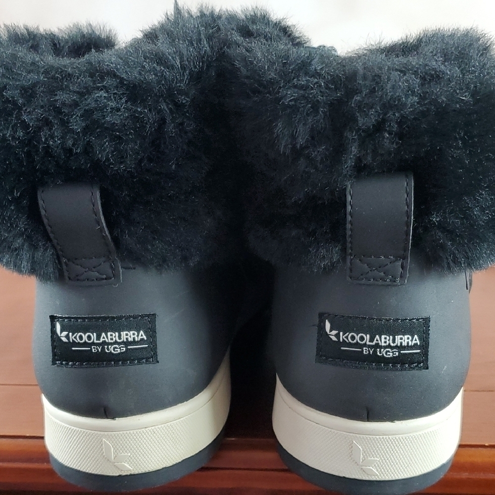 Koolaburra Black and Gray Winter Boots with Fur Lining - 11 - Picture 5 of 12